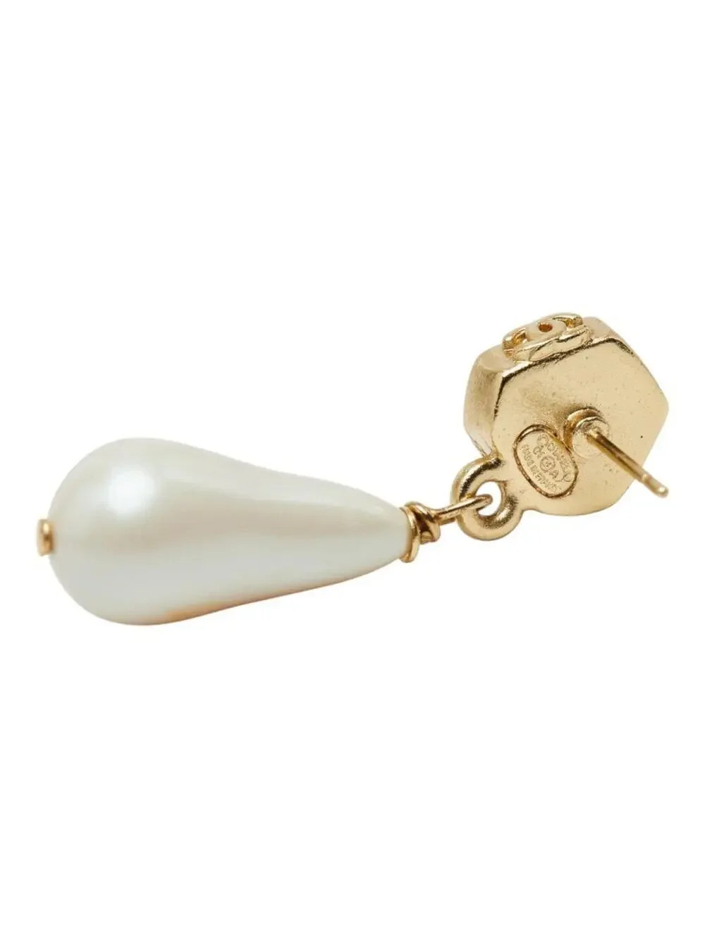 CHANEL elevate your